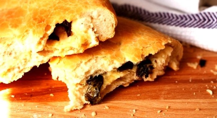 Фокачча с сыром и базиликом