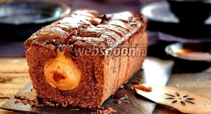 Шоколадно-грушевый кекс из полбяной муки с карамелью