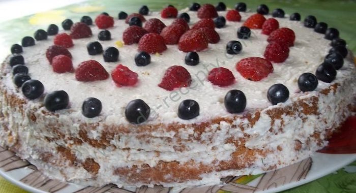 Легкий пирог с творогом и малиной Скарлетт