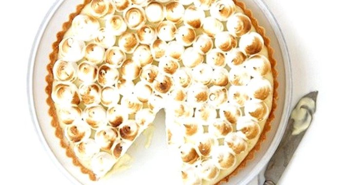 Яблочный пай с меренгой