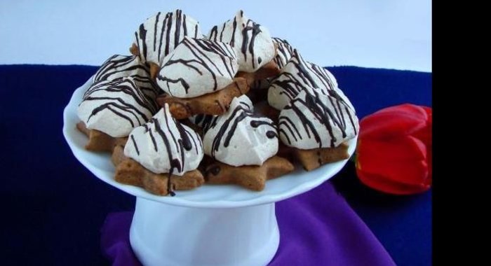 Шоколадное печенье с безе