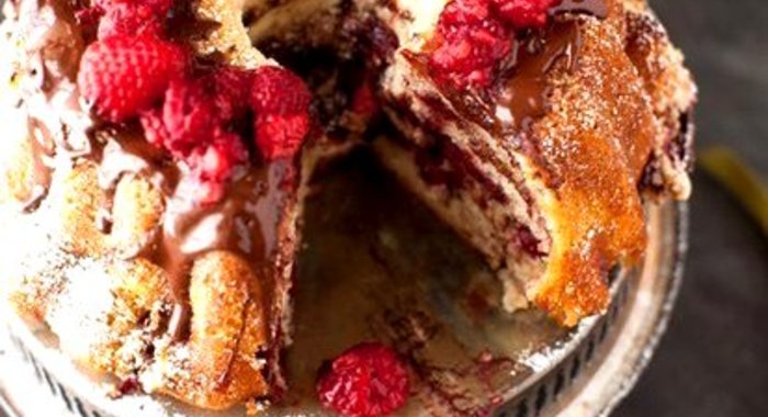 Малиново-шоколадный кекс