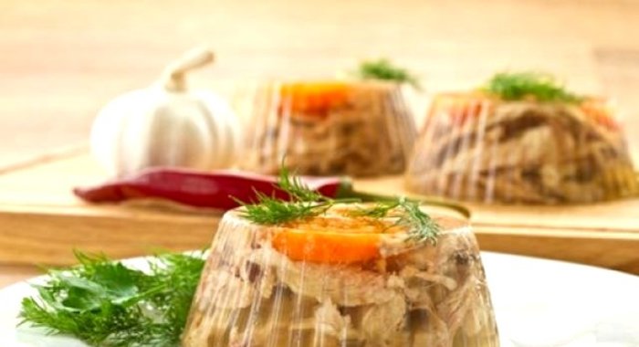 Холодец в формочках