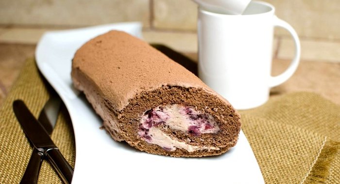 Рулет с вишней