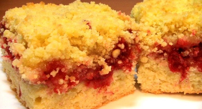 Пирог с лимоном и клюквой