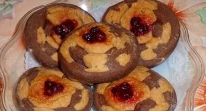 Печенье с клубничным вареньем
