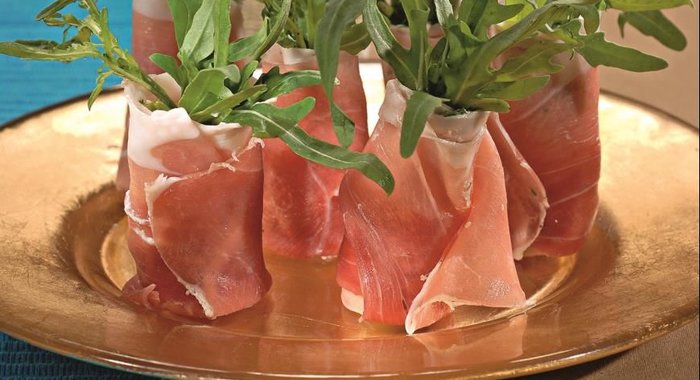 Ветчинные рулетики с руколой