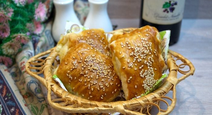 Хачапури из бездрожжевого слоеного теста