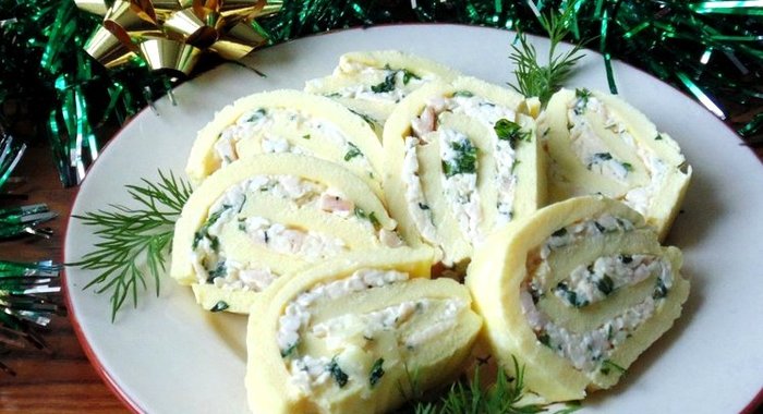 Рулет с копченой курицей