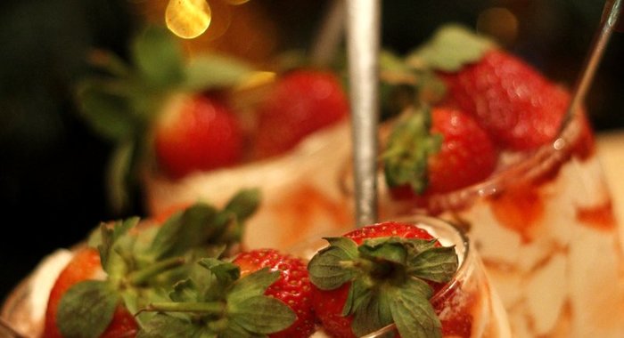 Сливочная панна-котта с клубникой