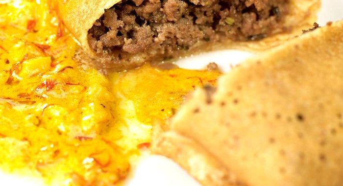 Гречневые блины с бараниной и зеленью