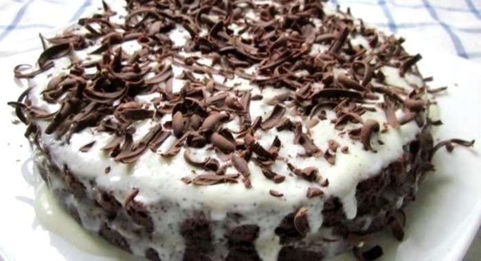 Быстрый шоколадный торт со сметанным кремом