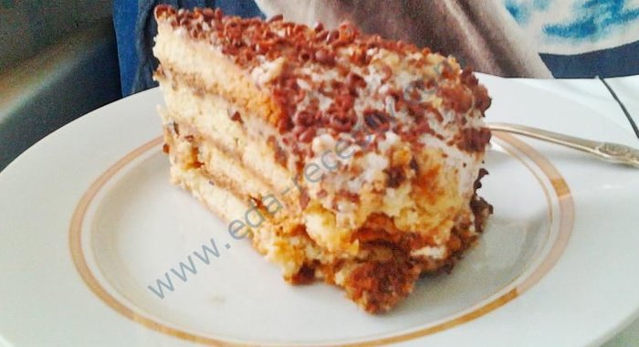 Торт с черносливом и орехами