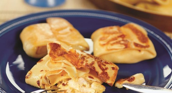 Блинчики с креветками и бананом