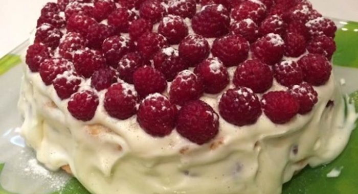 Торт с маскарпоне и малиной