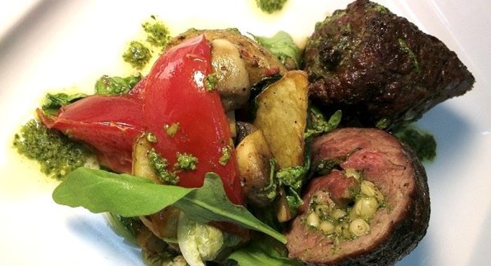 Рулетики из говядины с кедровыми орехами