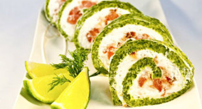 Рулет из шпината, сыра и рыбы