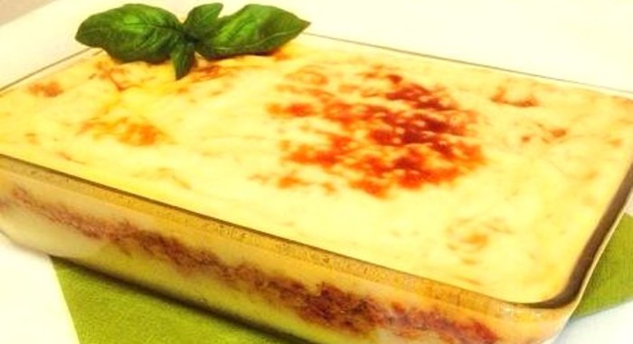 Бифарше (запеканка из картофельного пюре и куриного фарша)