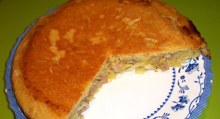 Пирог с мясом на сковороде
