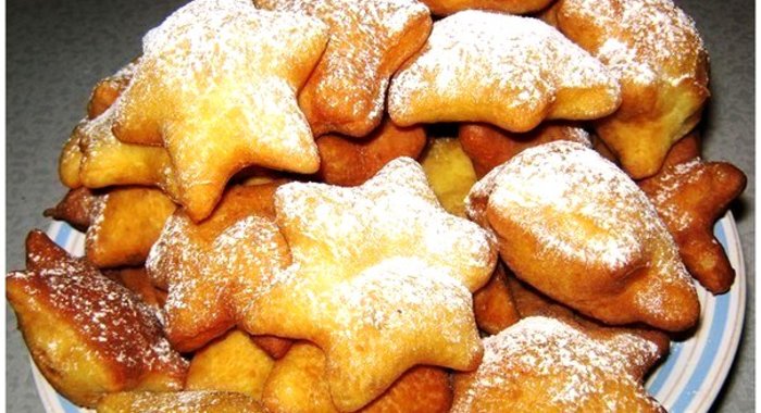 Ванильные пышки с сахарной пудрой