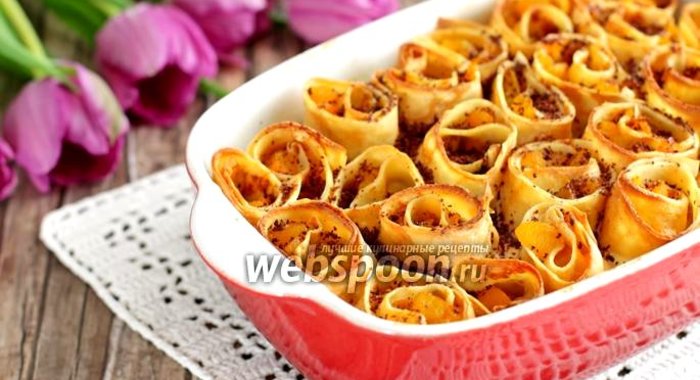 Блинные розочки с абрикосами