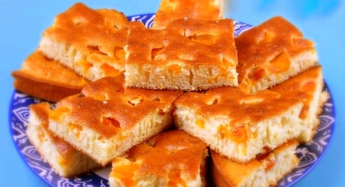 Пирог с абрикосами на кефире