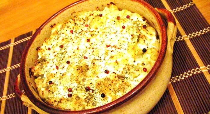 Цветная капуста с курицей, запеченная в духовке