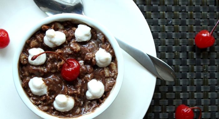 Овсяная каша по мотивам торта «Черный лес»