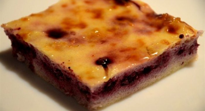 Запеканка творожная с черникой