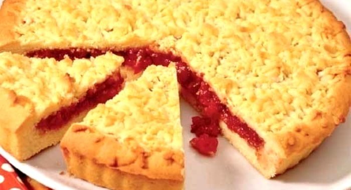 Песочный пирог с вареньем
