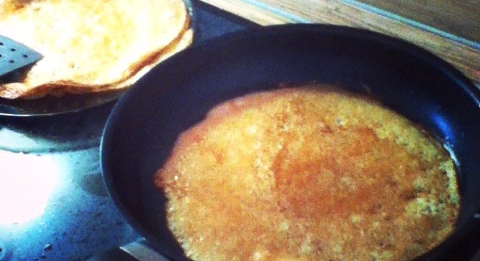 Дрожжевые блины в дырочку