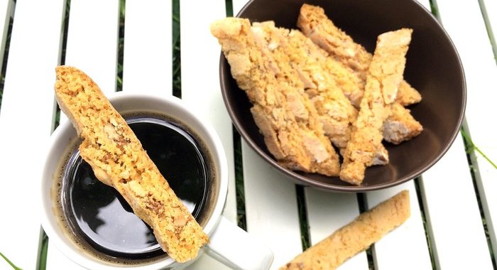 Кукурузные бискотти с грецким орехом