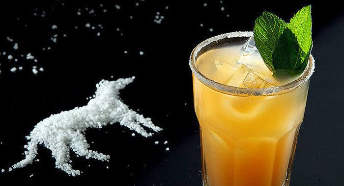 Закусочные рулетики из тортильи с форелью