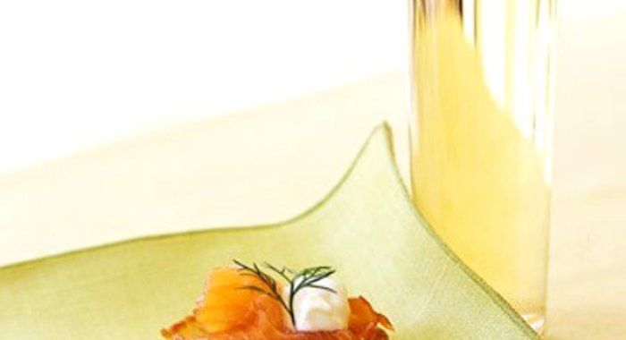 Блинчики с копченым лососем