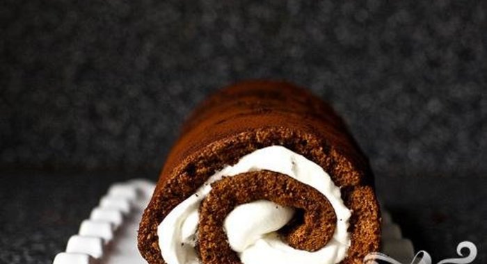 Шоколадный рулет со сливочным кремом