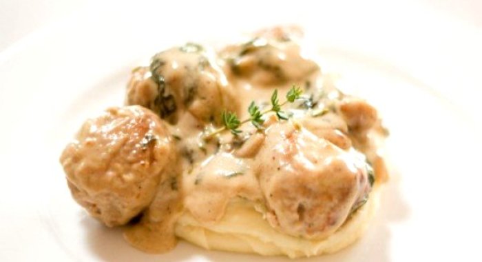 Куриные тефтели в сливочном соусе