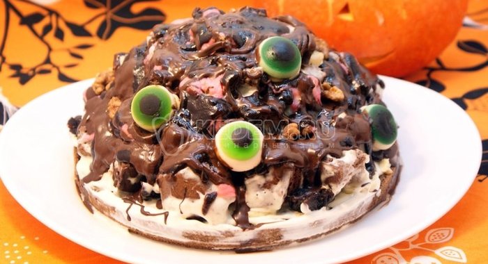 Глазастый торт на Хэллоуин