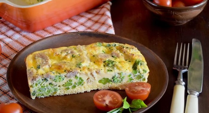 Запеканка с брокколи и отварным мясом
