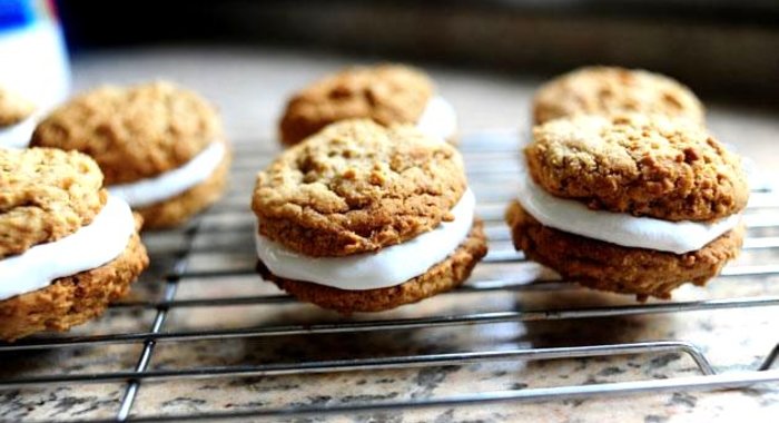 Овсяное печенье с молочным кремом