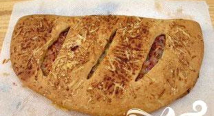 Крытый пирог с беконом и сыром