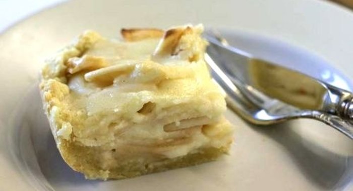 Яблочный пирог со сметанной заливкой