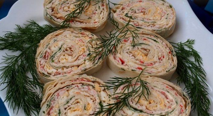 Рулет из лаваша с творожным сыром