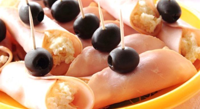 Рулеты из ветчины и крем-сыра