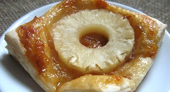 Слойки с ананасами