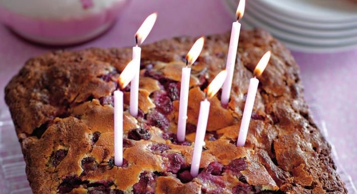 Вишневый пирог с шоколадом