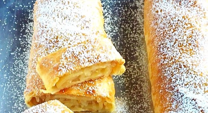 Творожный рулет с яблоками