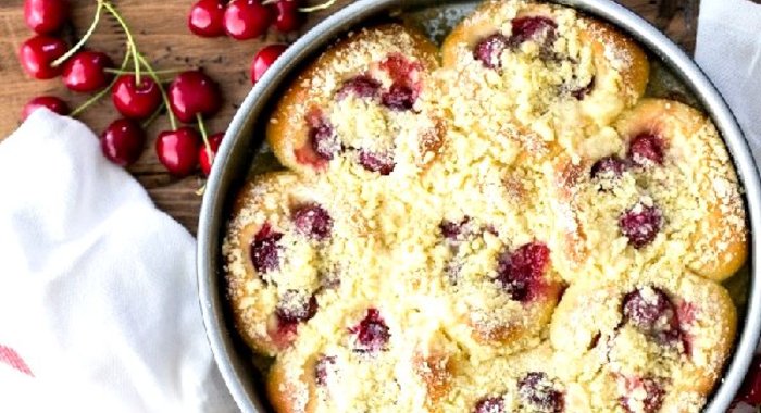 Ватрушки с вишней