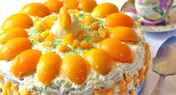 Торт творожный с персиками