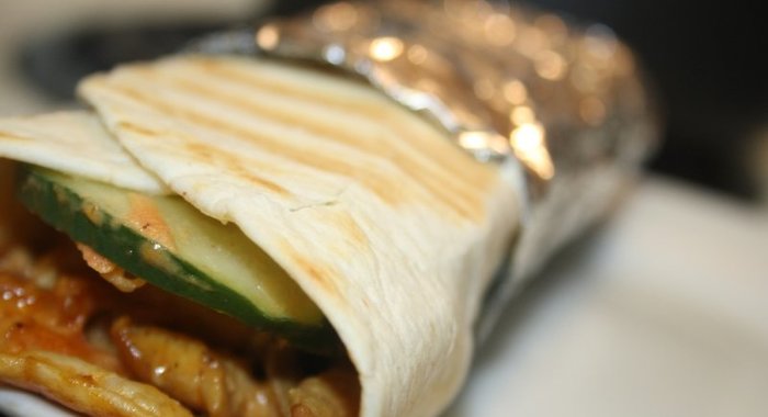 Рулет из лаваша на сковороде