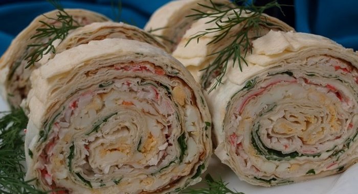 Рулет из лаваша с крабовыми палочками